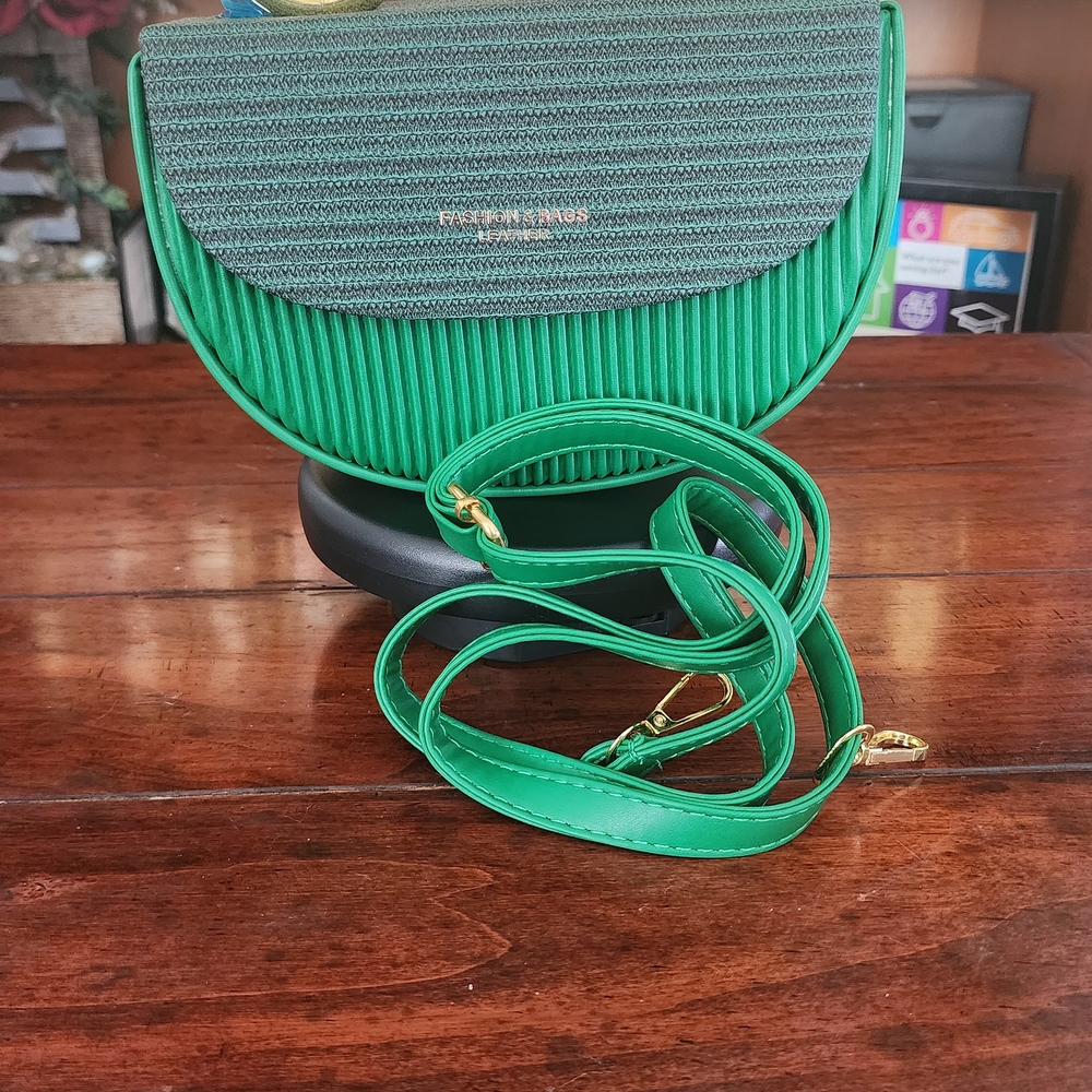 Elegant Green Crossbody Bag by